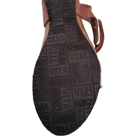 Vita Unica Strap Sandals - Picture 3 of 5